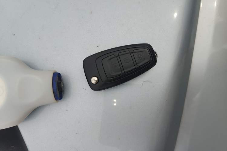 Used Ford Kuga 2017 EcoBoost 180 Two-Wheel-Drive Tiger Leap Model
