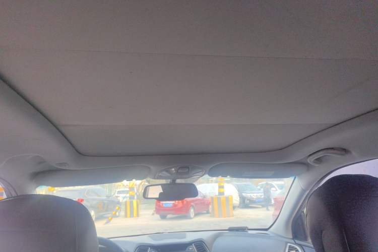 Used Hyundai Santa Fe 2015 2.0T Automatic All-Wheel Drive Smart Version 5 Seats
