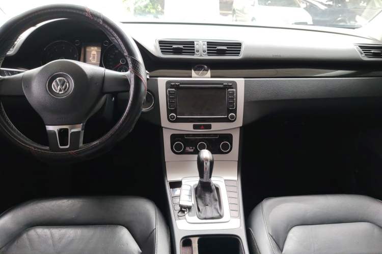 Used Volkswagen Magotan 2012 1.8TSI Comfort Model Center Console