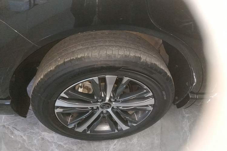 Used Toyota Venza 2023 2.0L CVT Two-Wheel Drive Luxury Edition
