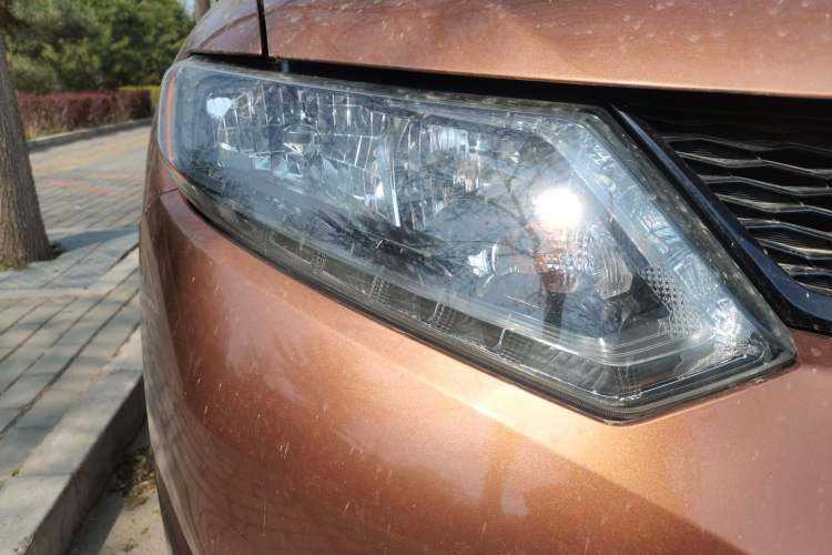 Used Nissan X-Trail 2015 2.0L CVT Comfort MAX Edition 2WD Right Front Headlight