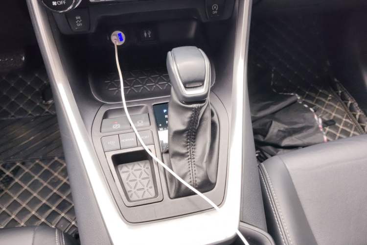 Used Toyota Wildlander 2022 2.0L CVT Two-Wheel Drive Luxury PLUS Edition Gear Lever