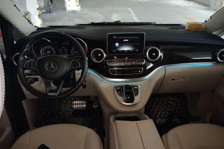 Used Mercedes-Benz V-Class 2017 V 260 L Prestige Extended Edition Audio And AC Panel