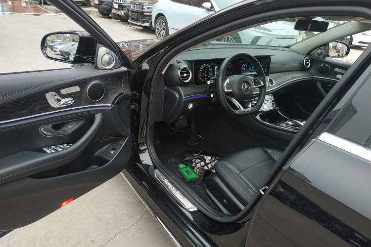 Used Mercedes-Benz E-Class 2016 E 300 L Sporty and Stylish Model
