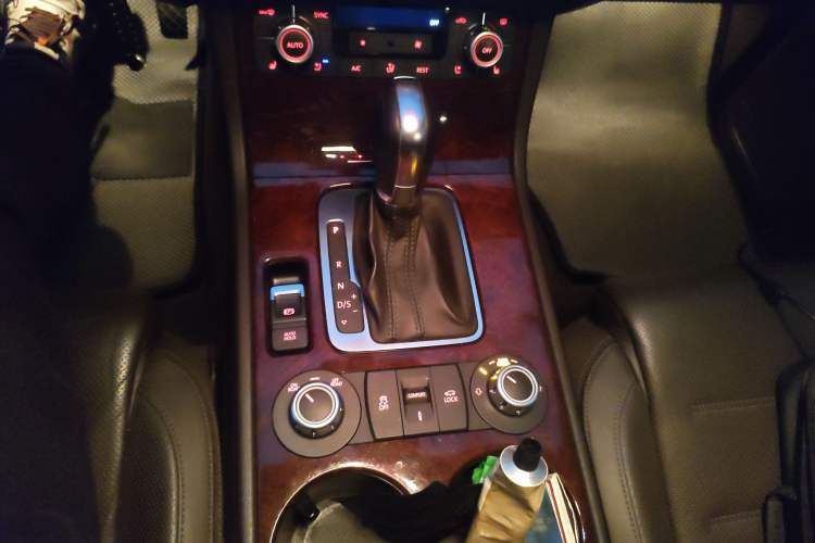 Used Volkswagen Touareg 2011 3.0 TSI Comfort Version