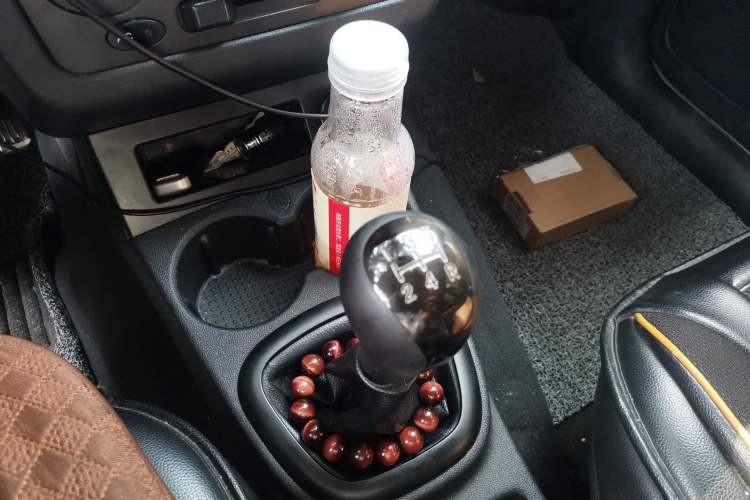 Used Dongfeng Fengon 330 2014 1.5L Manual Standard Edition DK15-02
