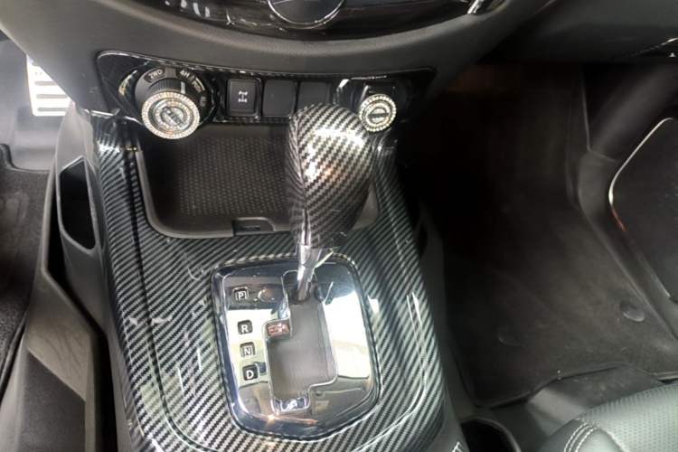 Used Nissan Terra 2020 2.5L XV 4WD Automatic Four-Wheel Drive Flagship Edition Gear Lever