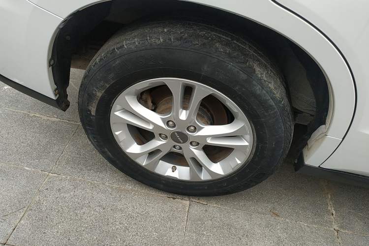 Used Haval M6 2017 1.5T Manual Two-Wheel Drive Elite Model Right Rear Wheel Hub