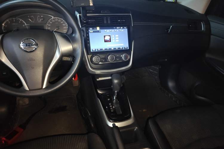 Used Nissan Tiida 2016 1.6L CVT Cool Dynamic Edition Audio And AC Panel