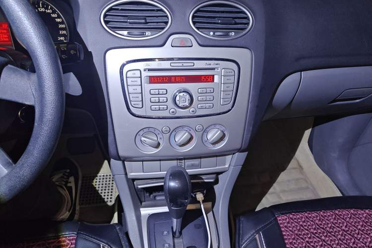 Used Ford Focus 2013 Hatchback Classic 1.8L Automatic Base Model Audio And AC Panel