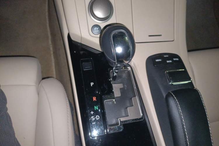 Used Lexus ES 2013 300h Elite Edition