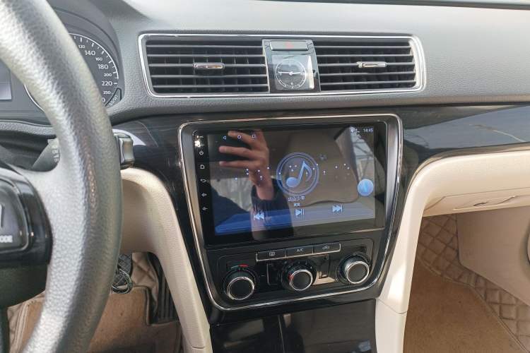 Used Volkswagen Passat 2013 1.8TSI DSG Government Procurement Edition Audio And AC Panel