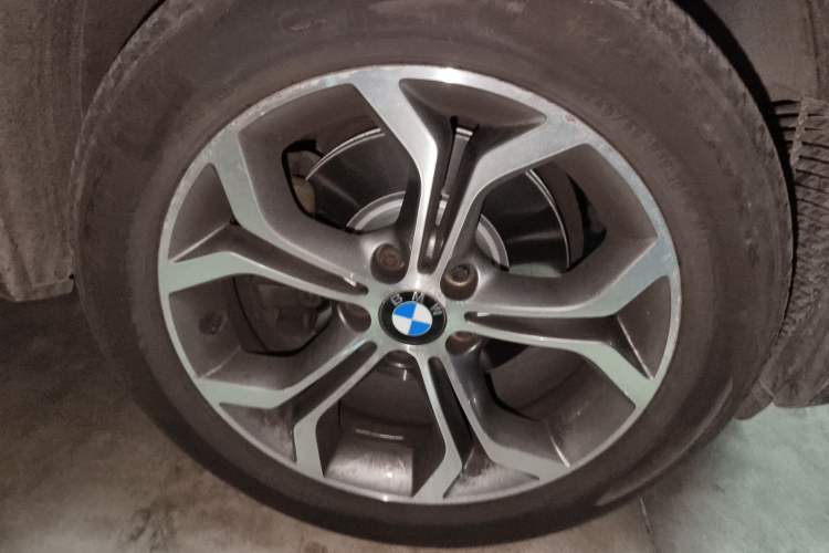 Used BMW X3 2014 xDrive20i X Design Package Right Front Wheel Hub
