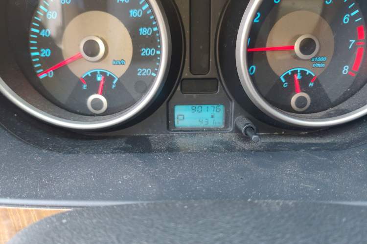 Used Buick Excelle 2015 1.5L Automatic Classic Model
