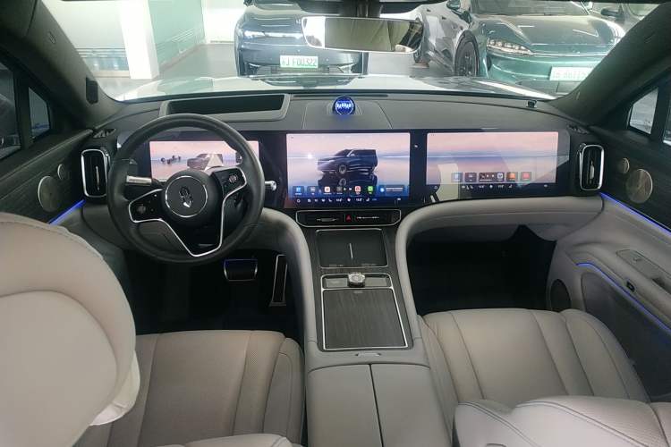 Used Hima AITO M9 2024 Range-Extended Ultra Version 42 kWh 6-Seater Model Center Console