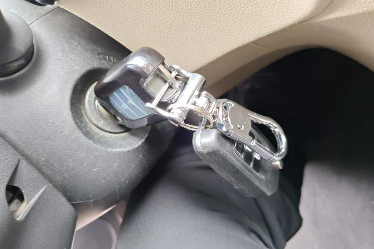 Used Honda Jade 2013 1.8L automatic Comfort version 5 seats Vehicle Key