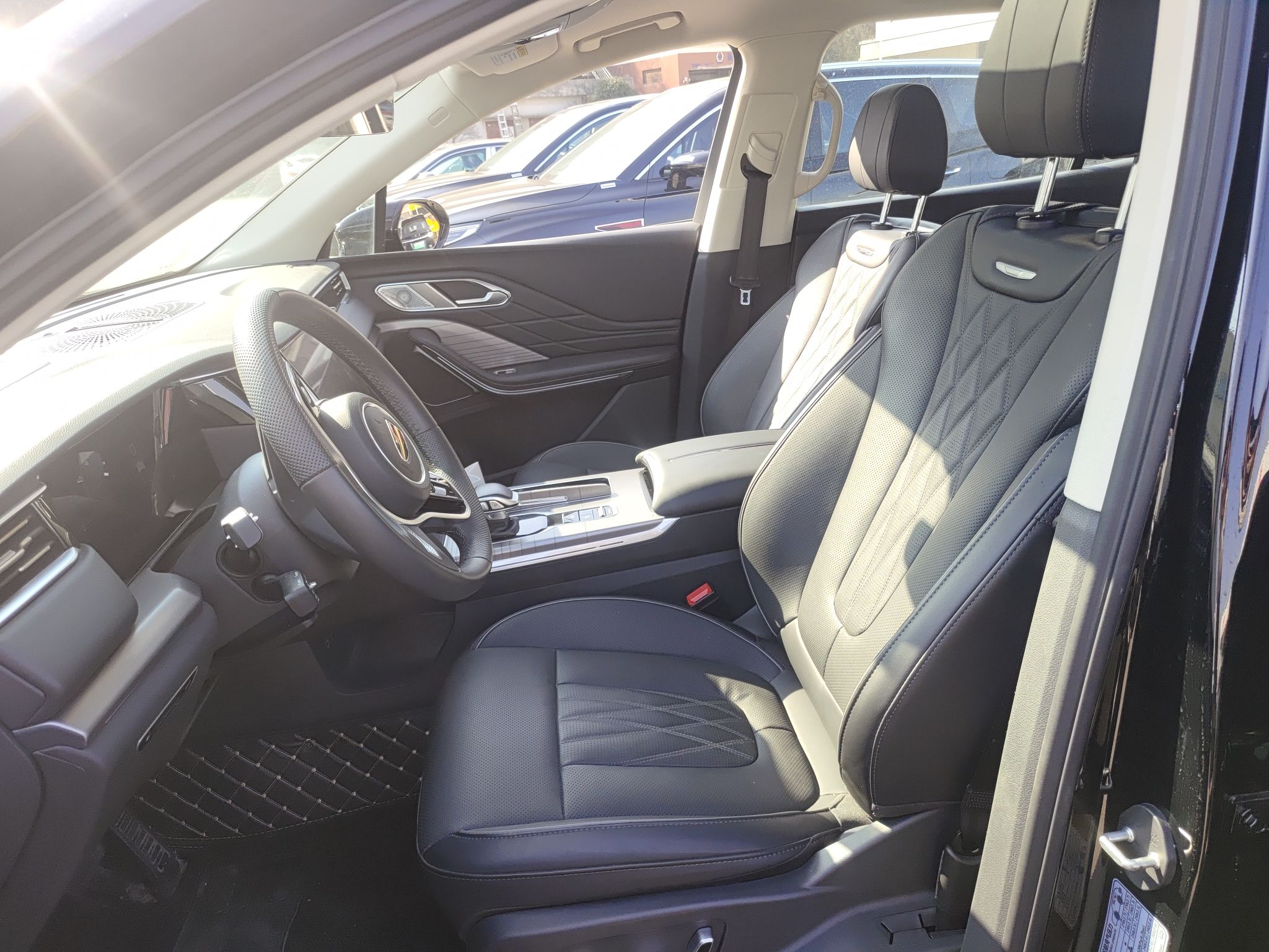 المقاعد الأمامية داخل السيارة