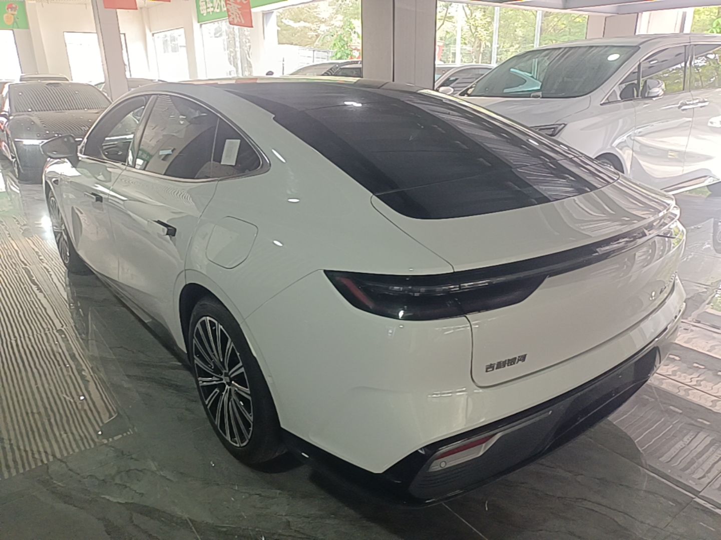 Geely Galaxy 8 2025 130km EM-P Starship Edition — снимка 4