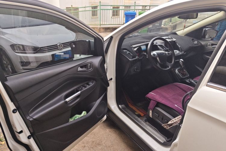 Used Ford Kuga 2015 2.0L GTDi Four-Wheel-Drive Sport Model
