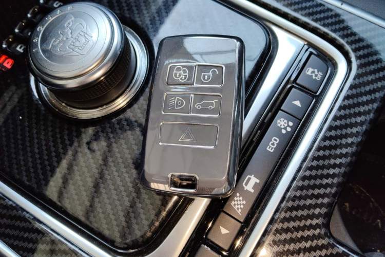 Used Jaguar XFL 2019 XFL 2.0T 200PS Two-Wheel-Drive Luxury Edition