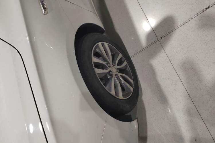 Used Buick GT 2021 Revised Version 1.3T Automatic Mild Hybrid Elite Edition Left Front Wheel Hub