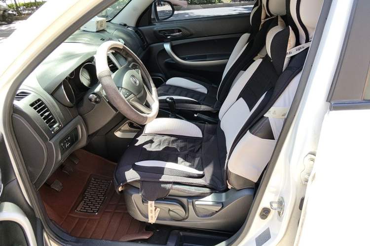 Used CHANGAN CS35 2014 1.6L Manual Luxury Model China IV Standard
