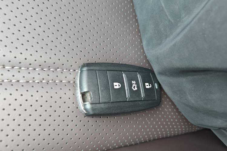 Used CHANGAN Raeton CC 2018 1.5T Automatic Zunya Model China V Standard
