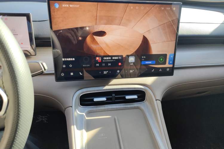 Used Chery Tiggo 8 PLUS C-DM 2025 1.5T 116 km Prestige Version 5 Seats
