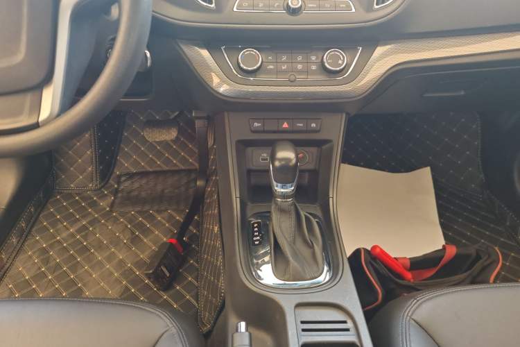 Used Roewe 360 2015 20T TST Deluxe Edition
