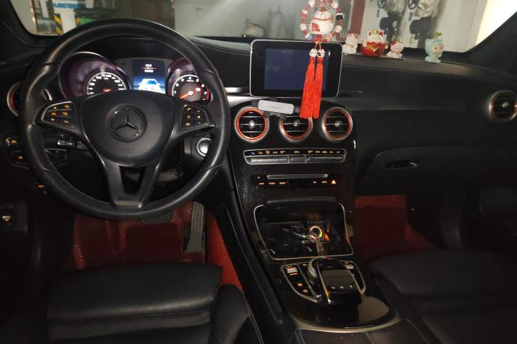 Used Mercedes-Benz GLC 2017 GLC 260 4MATIC Luxury Model
