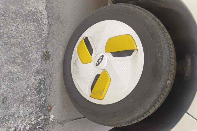 Used Chery QQ Ice Cream 2022 170km Sundae Phosphate Lithium-Ion