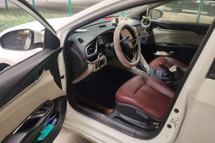 Used Buick GT 2017 15N Automatic Elite Version Driver Seat