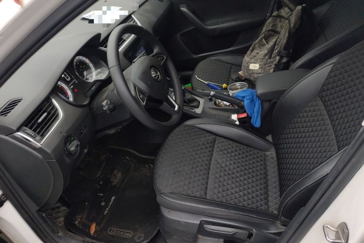 Used Skoda Octavia 2019 1.5L Automatic Smart Drive Luxury Edition China VI Standard Left Front Seat