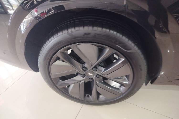 Used Li Auto L6 2024 Pro Model Right Rear Wheel Hub