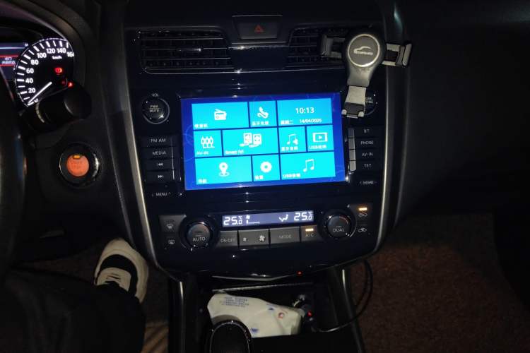 Used Nissan Teana 2013 2.0L XL Comfort Edition Audio And AC Panel