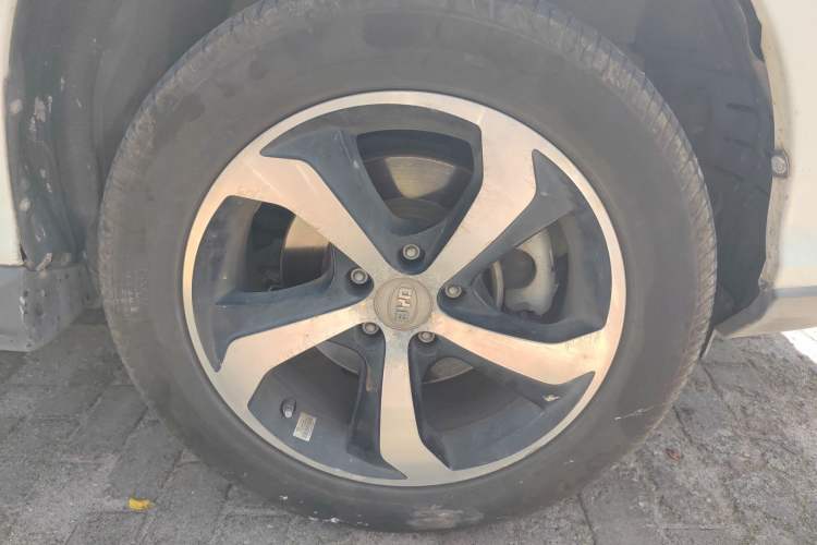 Used BYD S7 2016 2.0T Automatic Prestige Plus Right Front Wheel Hub