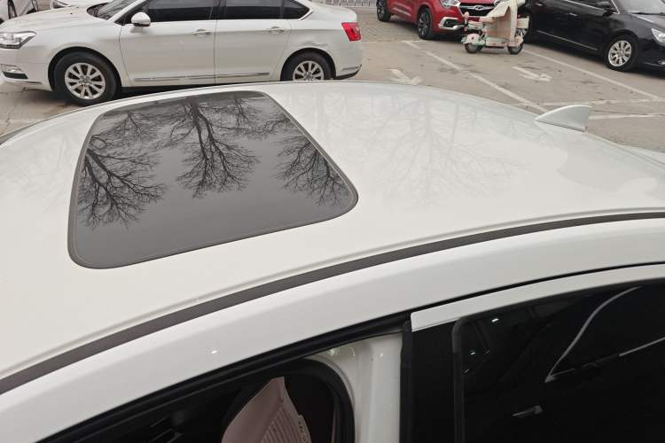 Used Honda City 2015 1.5L CVT Luxury Edition Roof