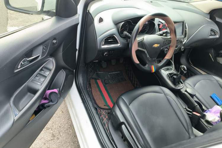 Used Chevrolet Cruze 2016 1.5L Manual Elite Edition Driver Seat