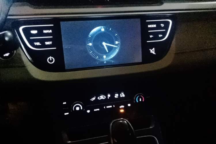 Used Geely Auto Emgrand 2018 1.5L CVT Luxury Model Audio And AC Panel