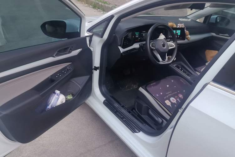 Used Volkswagen Golf 2023 Facelift 280TSI DSG Pro Driver Seat