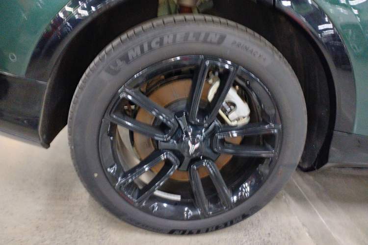 Used VOYAH FREE 2024 Ultra-Long Range Intelligent Driving Version Right Rear Wheel Hub