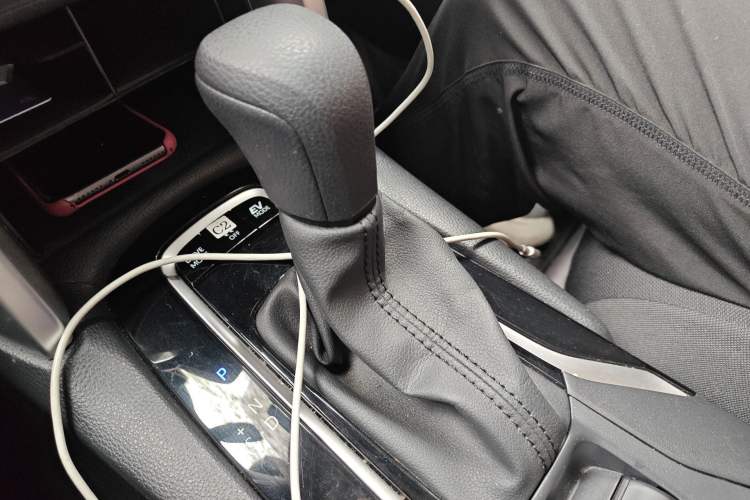 Used Toyota Corolla Cross 2024 2.0L Smart Electric Hybrid Dual-Engine Elite Edition Gear Lever