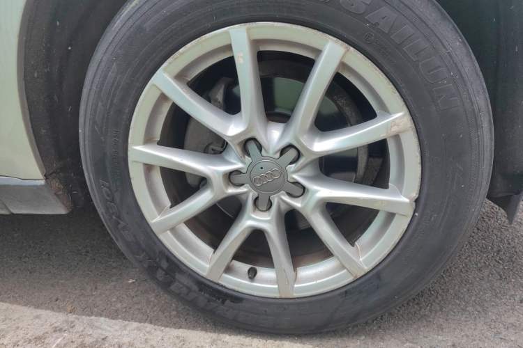 Used Audi Q5 2013 40 TFSI Ambition Right Front Wheel Hub
