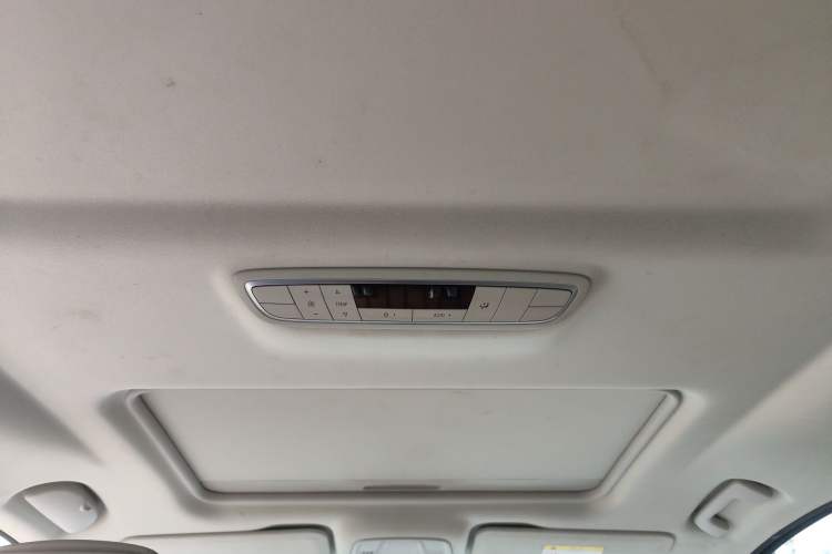 Used Buick GL8 2017 ES 28T Comfort Model China V Standard
