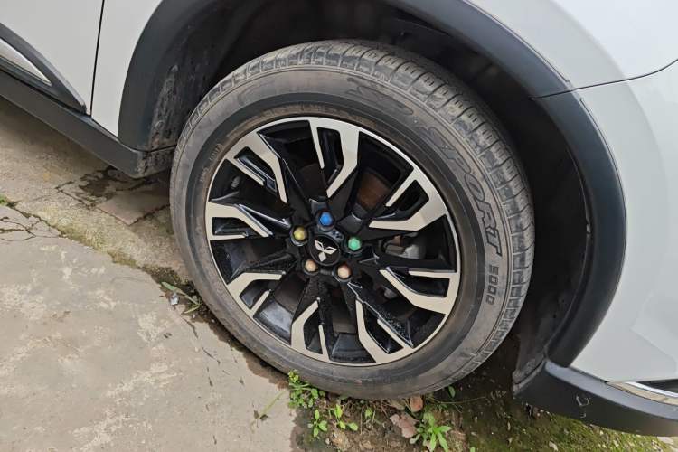 Used Mitsubishi Outlander 2019 2.4L 4x4 Zhi Xiang Edition 7 Seats China VI Standard Right Front Wheel Hub