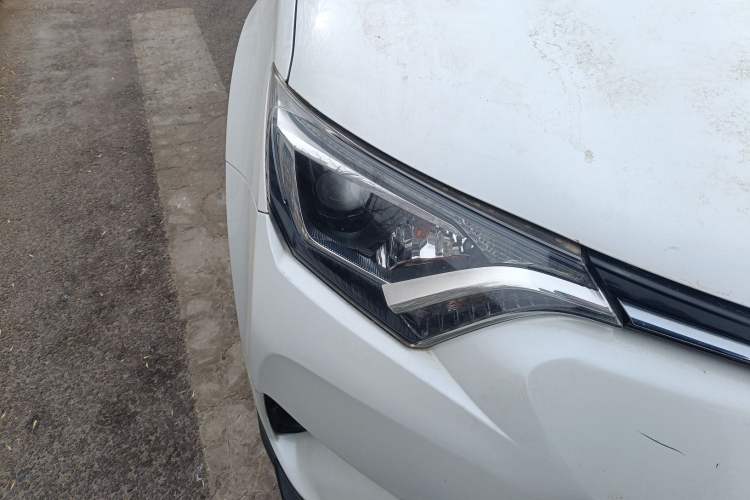 Used Toyota RAV4 2016 2.0L CVT Two-Wheel Drive Comfort Edition China V Standard
