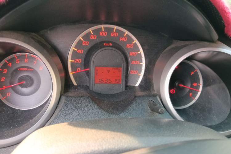 Used Honda Fit 2011 1.3L automatic comfort version
