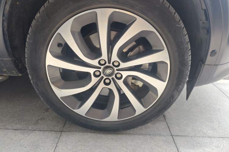 Used Land Rover Discovery Sport New Energy 2021 P300e Performance Tech Edition