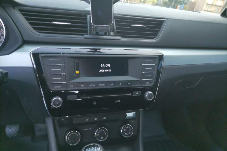 Used Skoda Superb 2016 TSI280 Manual Front-Drive Version
