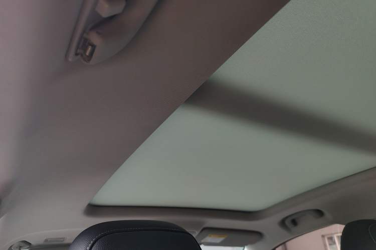 Used Roewe RX5 New Energy 2017 ERX5 EV400 Electric Internet Supreme Edition
